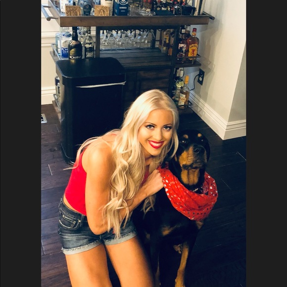 🥰🌸 Welcome to my Closet! Happy Poshing! - Picture 4 of 8